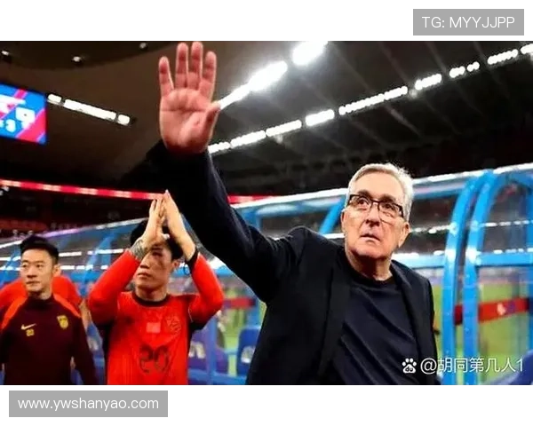 国足备战世预赛关键战新帅战术调整引发球迷热议加强年轻球员使用与联赛联动